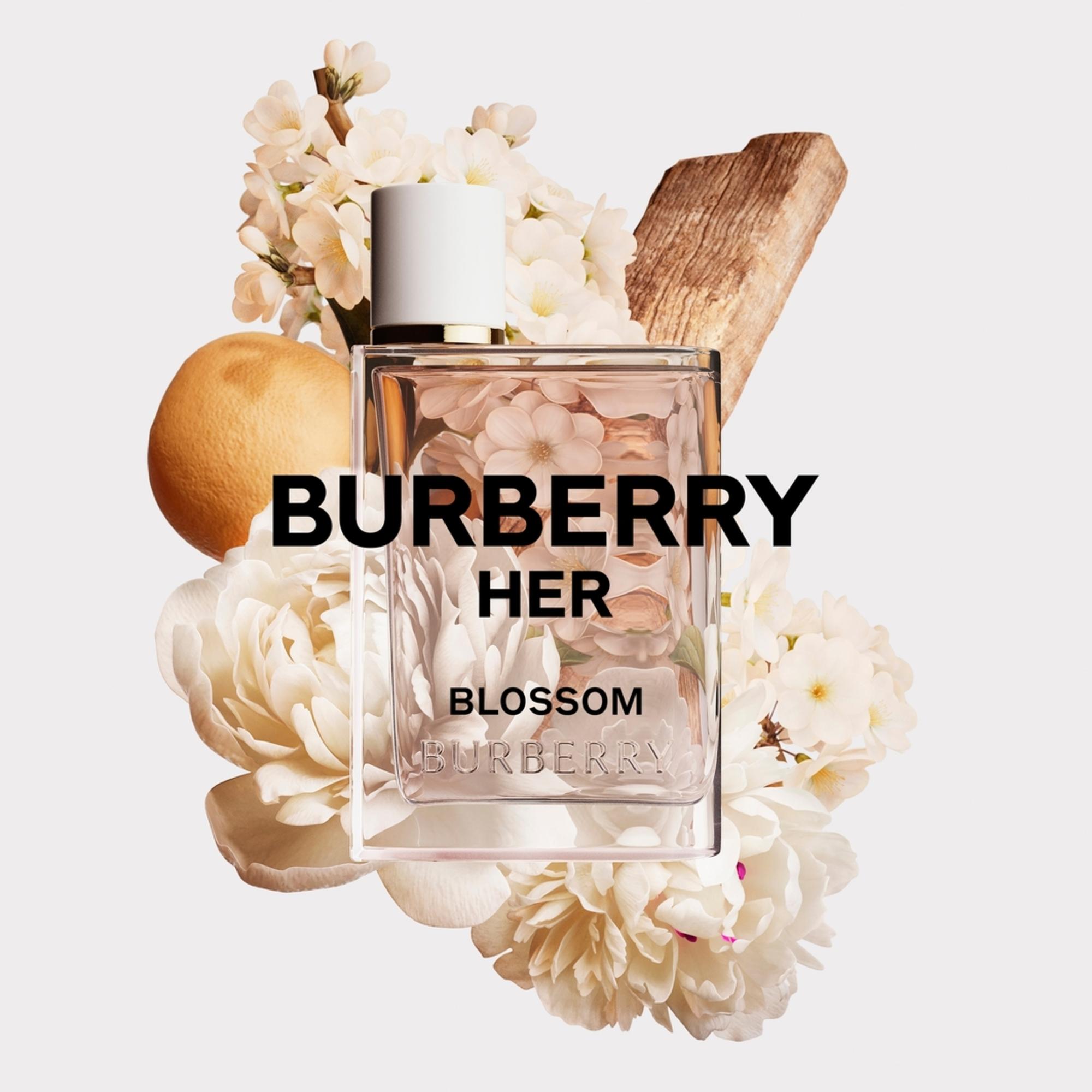 Fragrances Burberry Her Blossom BURBERRY April
